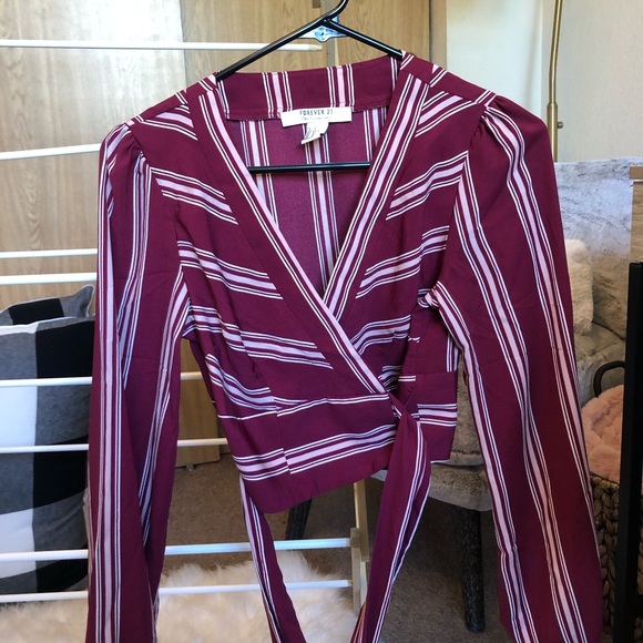 🌺SALE🌺Forever 21 Wrap Top - Picture 1 of 5